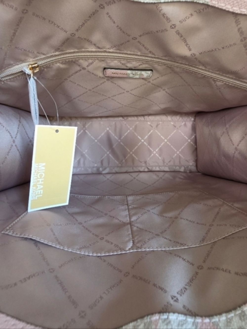 Michael Kors Kenly Logo Large Tote - Picture 6 of 10